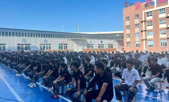 新生们在军训中的优异表现