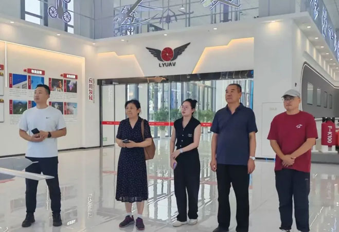 与龙翼航空有限公司洽谈