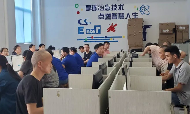 领导巡视考试现场